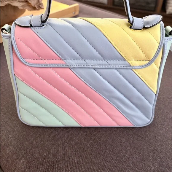 Gucci Pastel Diagonal Quilted Crossbody Bag with Double G - Picture 2 of 6